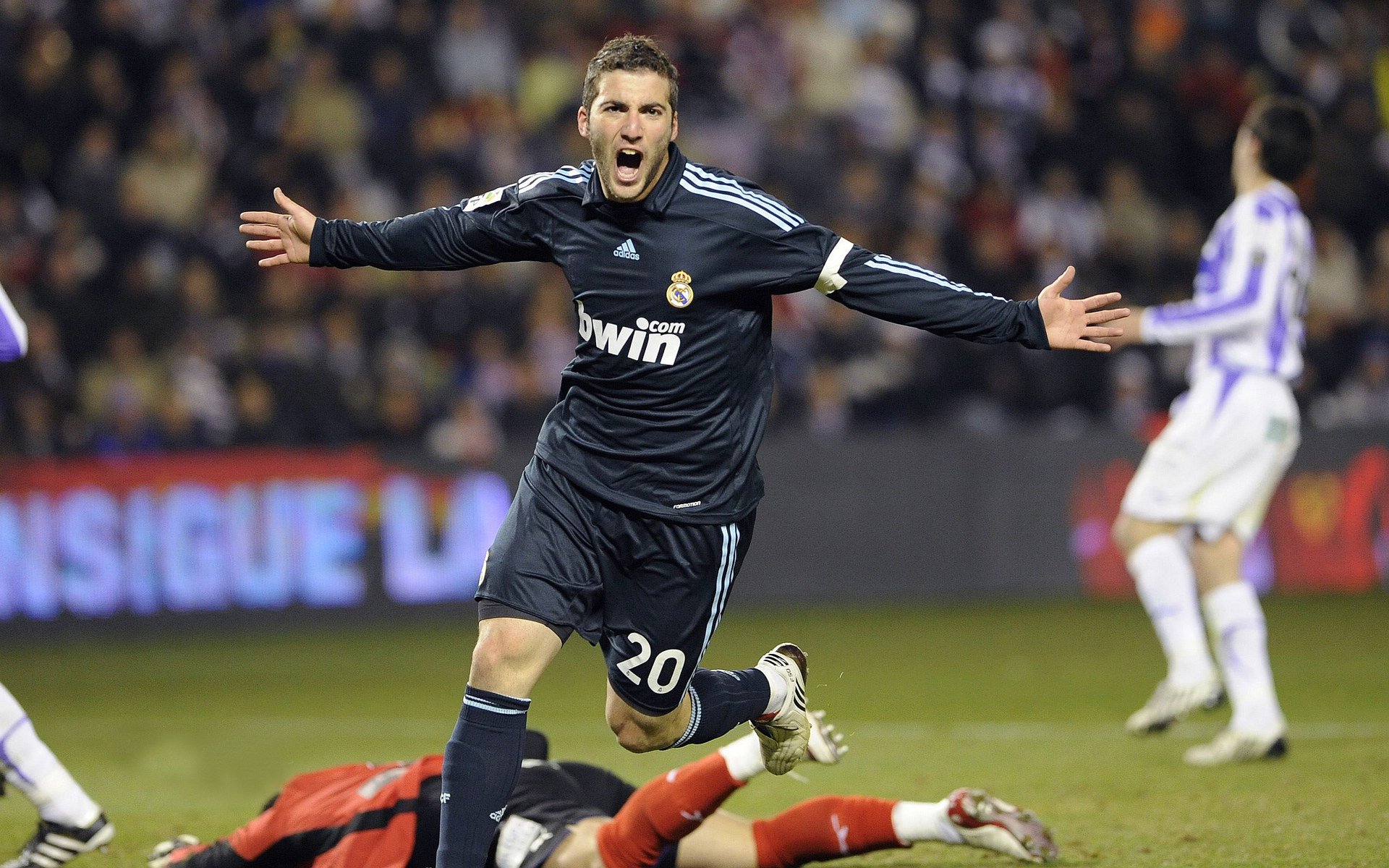 Kaiyun官方登录入口-上海海港主帅调整阵容应对密集赛程，上海海港新主帅